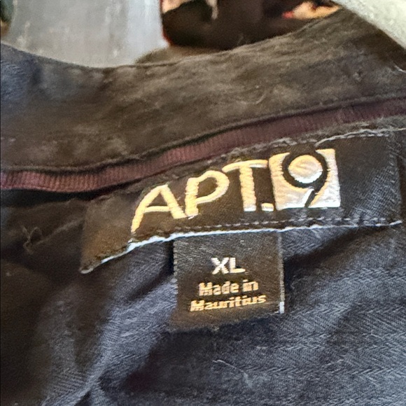 Apt. 9 Men's Classic Black Shirt - Picture 3 of 3